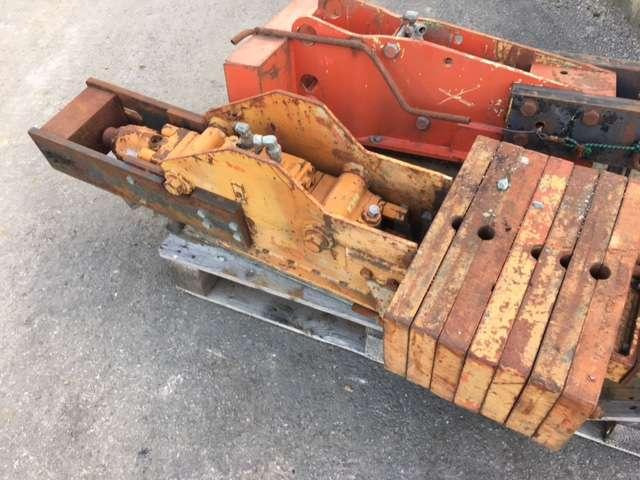 NPK H1XA - Palplanches - Hidraulikus törőfej - Építőipari gépek: 1 kép. NPK H1XA - Palplanches - Hidraulikus törőfej - Építőipari gépek: 1 kép.