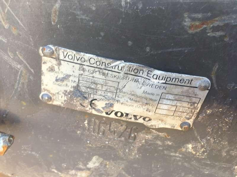 VOLVO Coupleur Hydraulique VOLVO montage origine ECR50 - Gyorscsatlakozó - Építőipari gépek: 4 kép. VOLVO Coupleur Hydraulique VOLVO montage origine ECR50 - Gyorscsatlakozó - Építőipari gépek: 4 kép.