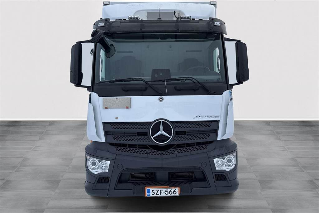 Mercedes-Benz ACTROS 1827 5 SM KSA-kori + PL - Dobozos felépítményű teherautó: 3 kép. Mercedes-Benz ACTROS 1827 5 SM KSA-kori + PL - Dobozos felépítményű teherautó: 3 kép.