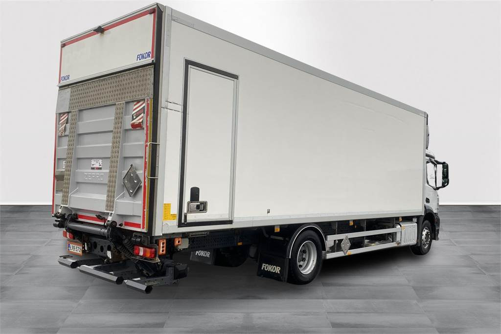 Mercedes-Benz ACTROS 5 SM 1827 L KSA - Dobozos felépítményű teherautó: 5 kép. Mercedes-Benz ACTROS 5 SM 1827 L KSA - Dobozos felépítményű teherautó: 5 kép.