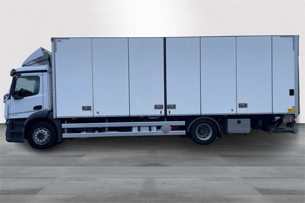 Mercedes-Benz ACTROS 5 SM 1827 L Ksa-kori + PL - Dobozos felépítményű teherautó: 2 kép. Mercedes-Benz ACTROS 5 SM 1827 L Ksa-kori + PL - Dobozos felépítményű teherautó: 2 kép.