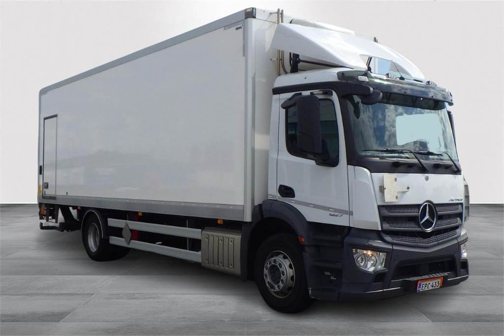 Mercedes-Benz ACTROS 5 SM 1827 L Ksa-kori + PL - Hőszigetelt teherautó: 3 kép. Mercedes-Benz ACTROS 5 SM 1827 L Ksa-kori + PL - Hőszigetelt teherautó: 3 kép.