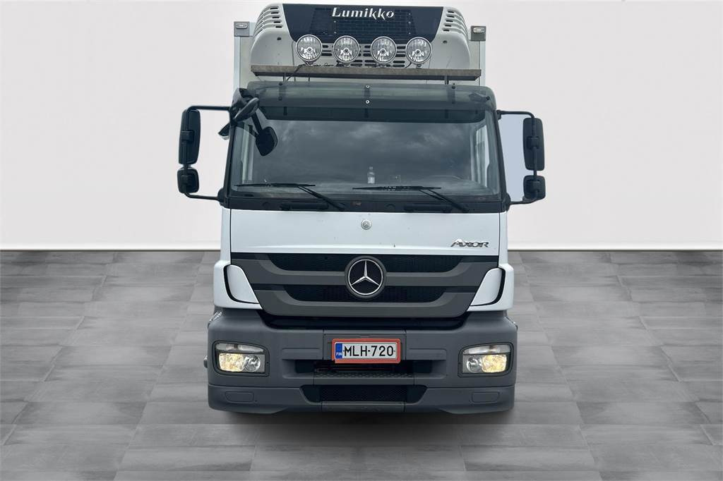 Mercedes-Benz AXOR 1829Lnr-4x2/57 - Hőszigetelt teherautó: 2 kép. Mercedes-Benz AXOR 1829Lnr-4x2/57 - Hőszigetelt teherautó: 2 kép.