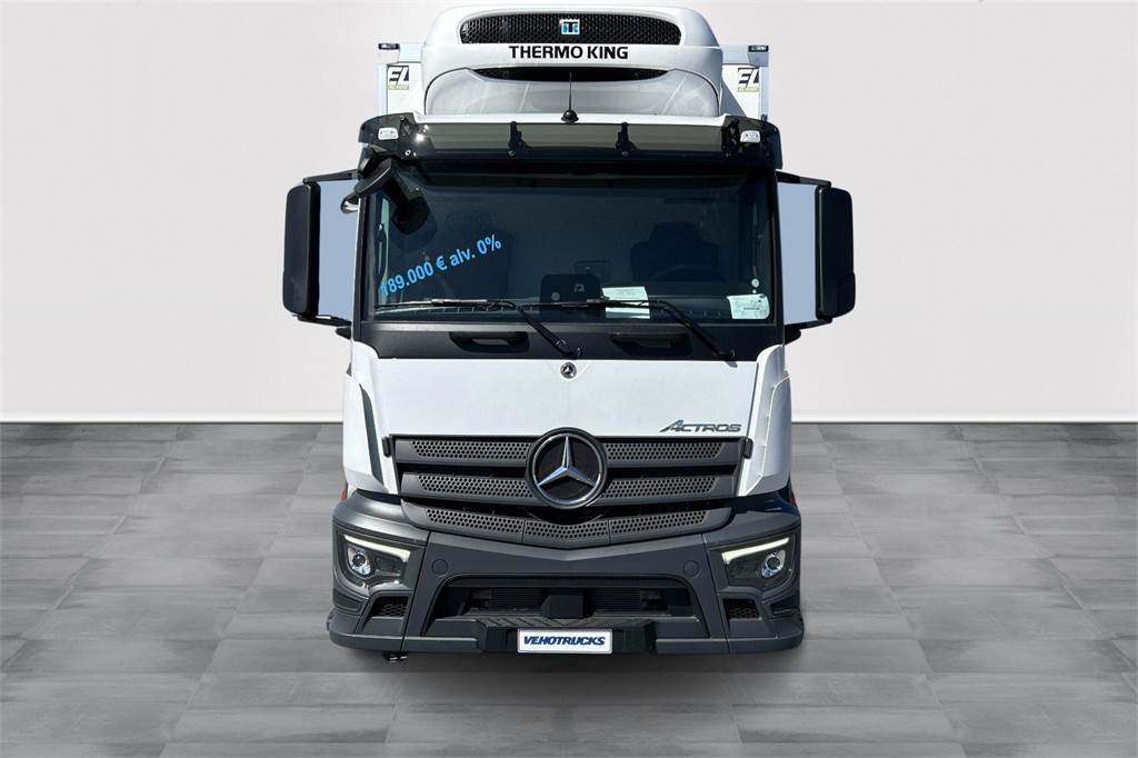Mercedes-Benz Actros 1830 L nr 4x2 - Hőszigetelt teherautó: 2 kép. Mercedes-Benz Actros 1830 L nr 4x2 - Hőszigetelt teherautó: 2 kép.