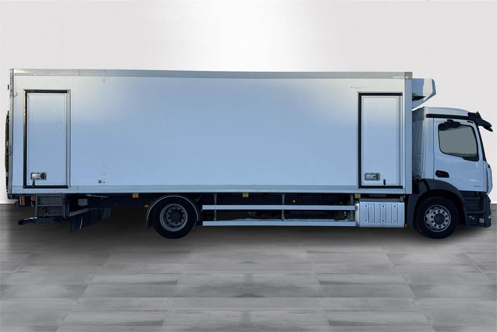 Mercedes-Benz Actros 1830L 5 SM FRC 2-lämpö(atp10/2025) - Hőszigetelt teherautó: 4 kép. Mercedes-Benz Actros 1830L 5 SM FRC 2-lämpö(atp10/2025) - Hőszigetelt teherautó: 4 kép.