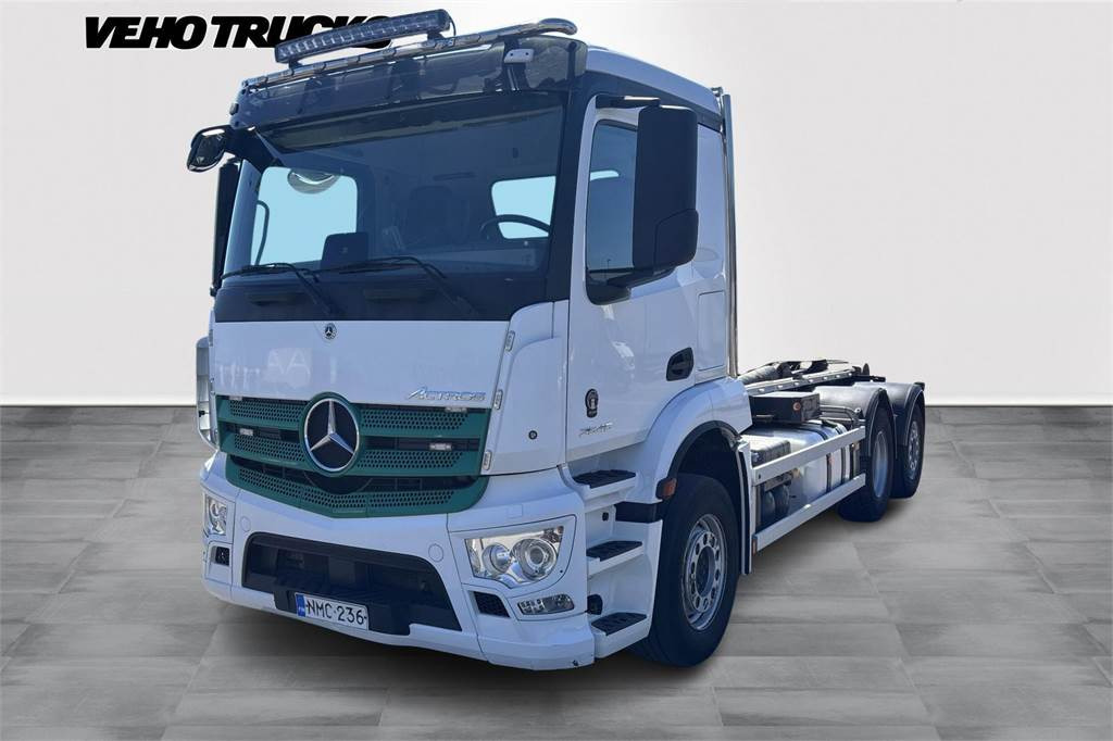 Mercedes-Benz Actros 2546 L Koukkulaite - Horgos rakodó teherautó: 1 kép. Mercedes-Benz Actros 2546 L Koukkulaite - Horgos rakodó teherautó: 1 kép.