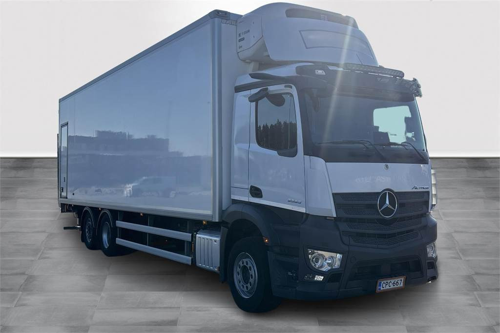 Mercedes-Benz Actros 2551 9.9m FRC 07/2027 - Hőszigetelt teherautó: 4 kép. Mercedes-Benz Actros 2551 9.9m FRC 07/2027 - Hőszigetelt teherautó: 4 kép.