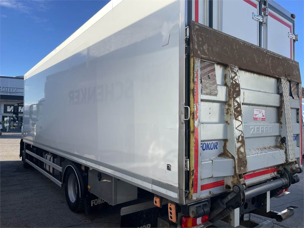 Mercedes-Benz Antos 1830L FRC kakslämpökori + PL-Nostin - Hőszigetelt teherautó: 4 kép. Mercedes-Benz Antos 1830L FRC kakslämpökori + PL-Nostin - Hőszigetelt teherautó: 4 kép.