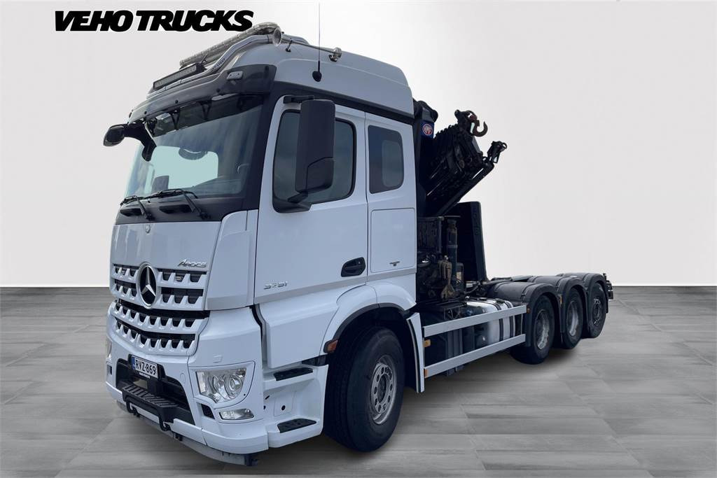 Mercedes-Benz Arocs 3251 8x4*4 - HMF 32 tm - Koukku - Darus autó: 1 kép. Mercedes-Benz Arocs 3251 8x4*4 - HMF 32 tm - Koukku - Darus autó: 1 kép.