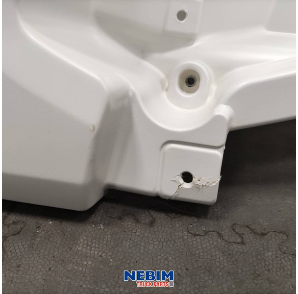 Volvo Volvo - 22376336 - Bumper FL3 - Alkatrész - Teherautó: 3 kép. Volvo Volvo - 22376336 - Bumper FL3 - Alkatrész - Teherautó: 3 kép.