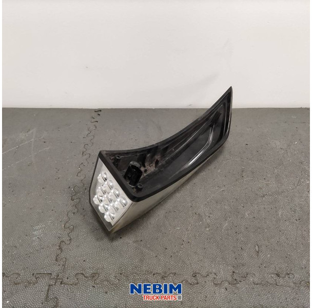 Volvo Volvo - 82151205 - Knipperlicht FH4 rechts - Alkatrész - Teherautó: 2 kép. Volvo Volvo - 82151205 - Knipperlicht FH4 rechts - Alkatrész - Teherautó: 2 kép.