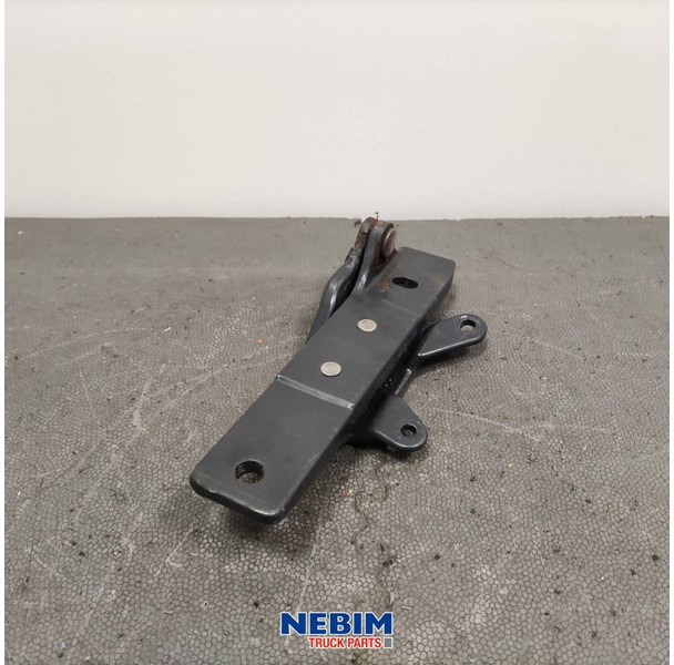 Volvo Volvo - 82192396 - Bovenste treeplank scharnier FH4 rechts - Alkatrész - Teherautó: 1 kép. Volvo Volvo - 82192396 - Bovenste treeplank scharnier FH4 rechts - Alkatrész - Teherautó: 1 kép.