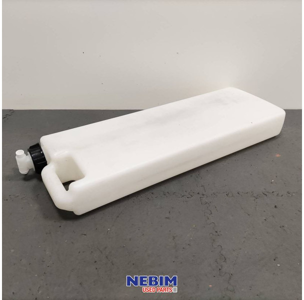 Volvo Volvo - 82273017 - Watertank 7L - Alkatrész - Teherautó: 2 kép. Volvo Volvo - 82273017 - Watertank 7L - Alkatrész - Teherautó: 2 kép.