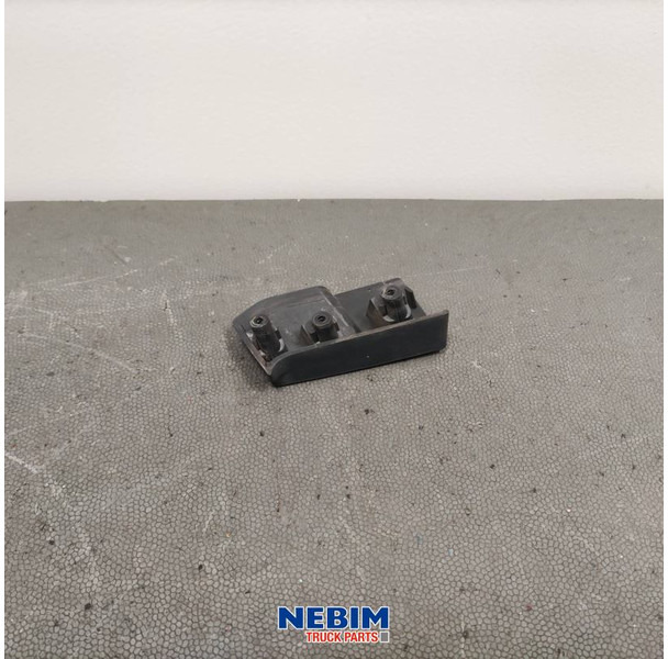 Volvo Volvo - 82453926 - Inzetstuk rechts - Alkatrész - Teherautó: 2 kép. Volvo Volvo - 82453926 - Inzetstuk rechts - Alkatrész - Teherautó: 2 kép.