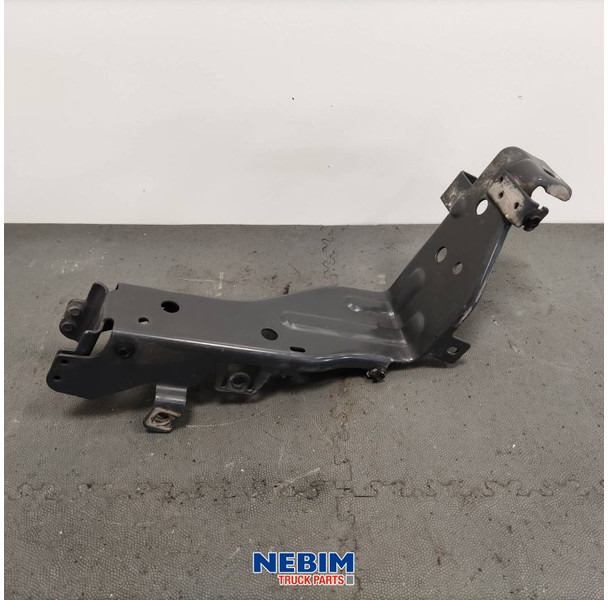 Volvo Volvo - 84058023 - Steun koplamp rechts - Alkatrész - Teherautó: 1 kép. Volvo Volvo - 84058023 - Steun koplamp rechts - Alkatrész - Teherautó: 1 kép.