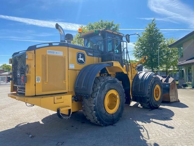 John Deere 744 P MIETE / RENTAL (12002125) - Gumikerekes homlokrakodó: 5 kép. John Deere 744 P MIETE / RENTAL (12002125) - Gumikerekes homlokrakodó: 5 kép.