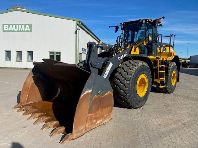 John Deere 744 P MIETE / RENTAL (12002126) - Gumikerekes homlokrakodó: 1 kép. John Deere 744 P MIETE / RENTAL (12002126) - Gumikerekes homlokrakodó: 1 kép.