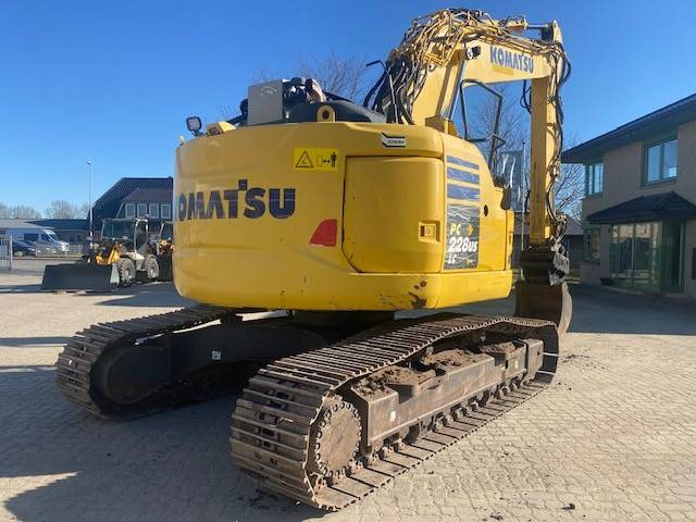 Komatsu PC 228 USLC-10 (12005338) - Lánctalpas kotró: 4 kép. Komatsu PC 228 USLC-10 (12005338) - Lánctalpas kotró: 4 kép.