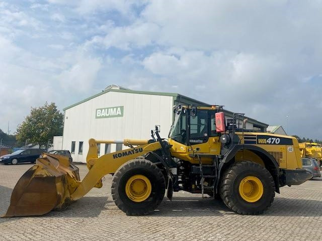 Komatsu WA 470-8 (12005506) - Gumikerekes homlokrakodó: 2 kép. Komatsu WA 470-8 (12005506) - Gumikerekes homlokrakodó: 2 kép.