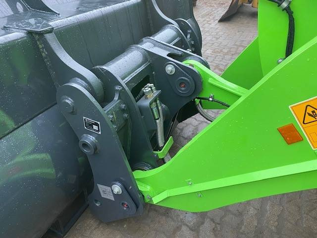 LIUGONG 856 HE vollelektrisch, MIETE / RENTAL 4.0 cbm - Gumikerekes homlokrakodó: 3 kép. LIUGONG 856 HE vollelektrisch, MIETE / RENTAL 4.0 cbm - Gumikerekes homlokrakodó: 3 kép.