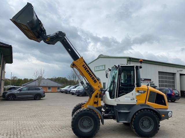 Liebherr L 509 Tele MIETE / RENTAL (12002134) - Teleszkópos homlokrakodó: 1 kép. Liebherr L 509 Tele MIETE / RENTAL (12002134) - Teleszkópos homlokrakodó: 1 kép.