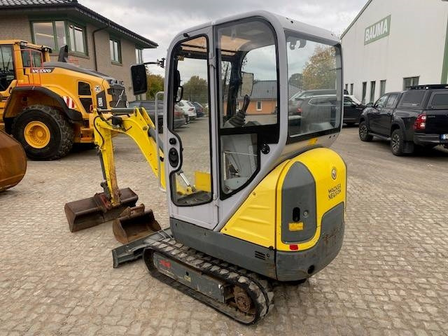 Neuson 1404 (12005542) - Minikotró: 3 kép. Neuson 1404 (12005542) - Minikotró: 3 kép.