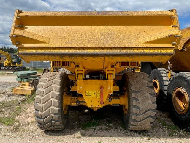 Volvo A 25 G MIETE / RENTAL (12001045) - Csuklós dömper: 3 kép. Volvo A 25 G MIETE / RENTAL (12001045) - Csuklós dömper: 3 kép.