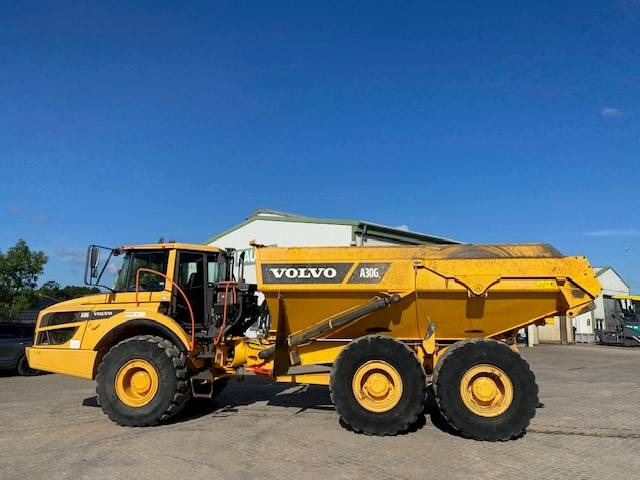 Volvo A 30 G MIETE / RENTAL (12001214) - Csuklós dömper: 2 kép. Volvo A 30 G MIETE / RENTAL (12001214) - Csuklós dömper: 2 kép.