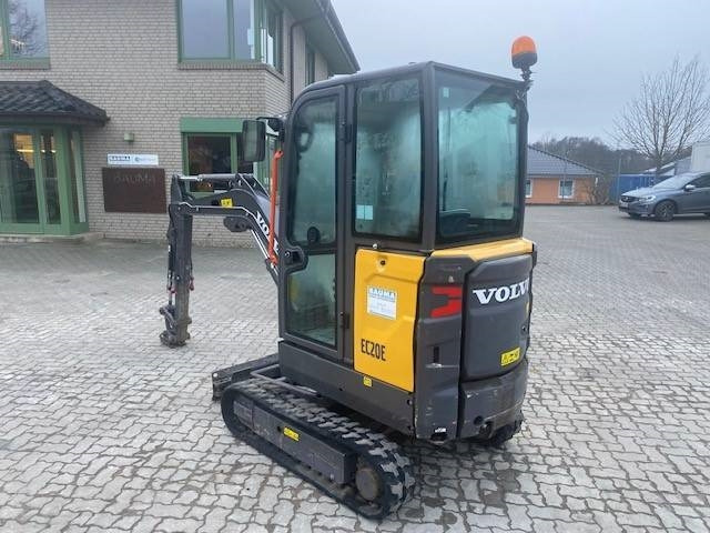 Volvo EC 20 E MIETE / RENTAL (12001805) - Minikotró: 2 kép. Volvo EC 20 E MIETE / RENTAL (12001805) - Minikotró: 2 kép.