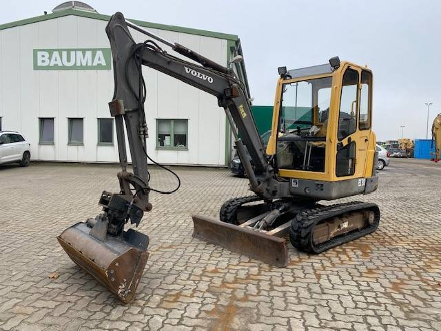 Volvo EC 30 (12005611) - Minikotró: 1 kép. Volvo EC 30 (12005611) - Minikotró: 1 kép.