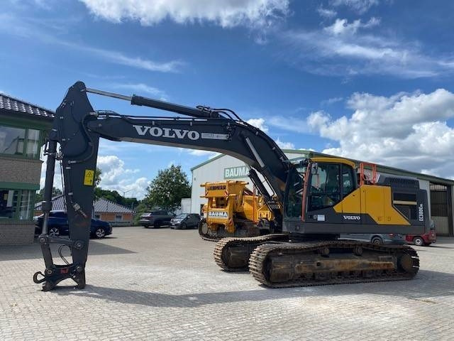 Volvo EC 380 E NL MIETE / RENTAL (12001130) - Lánctalpas kotró: 2 kép. Volvo EC 380 E NL MIETE / RENTAL (12001130) - Lánctalpas kotró: 2 kép.