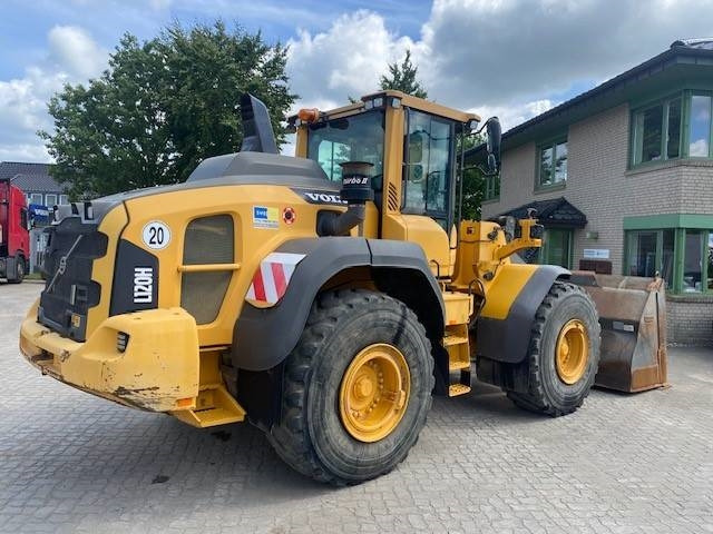 Volvo L 120 H (12005485) - Gumikerekes homlokrakodó: 5 kép. Volvo L 120 H (12005485) - Gumikerekes homlokrakodó: 5 kép.
