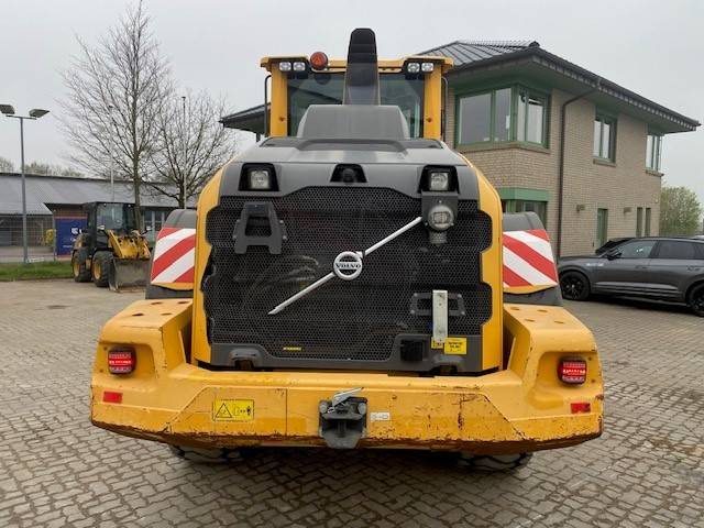 Volvo L 120 H A/C, BSS, ZSA, 3. Kr., SW (12005212) - Gumikerekes homlokrakodó: 3 kép. Volvo L 120 H A/C, BSS, ZSA, 3. Kr., SW (12005212) - Gumikerekes homlokrakodó: 3 kép.