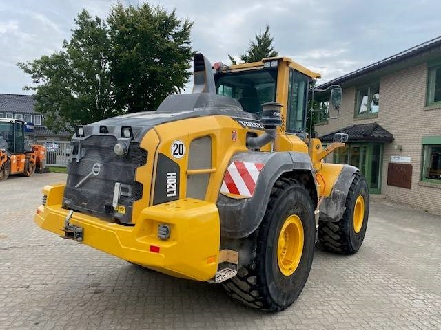 Volvo L 120 H AT-Motor (12005333) - Gumikerekes homlokrakodó: 5 kép. Volvo L 120 H AT-Motor (12005333) - Gumikerekes homlokrakodó: 5 kép.