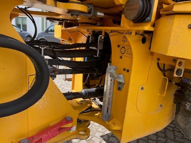 Gumikerekes homlokrakodó Volvo L 120 H MIETE / RENTAL (12001931): 13 kép. Gumikerekes homlokrakodó Volvo L 120 H MIETE / RENTAL (12001931): 13 kép.