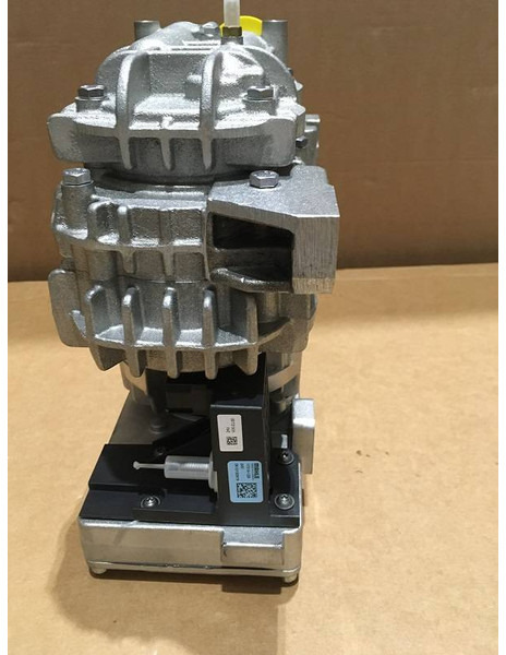 Volvo VOE 22425313 Luftpumpe COMBUSTION AIR BLOWER - Motor - Építőipari gépek: 4 kép. Volvo VOE 22425313 Luftpumpe COMBUSTION AIR BLOWER - Motor - Építőipari gépek: 4 kép.