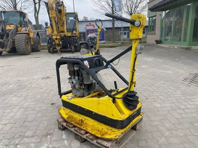 Wacker DPU 3345 F (12005325) - Lapvibrátor: 3 kép. Wacker DPU 3345 F (12005325) - Lapvibrátor: 3 kép.