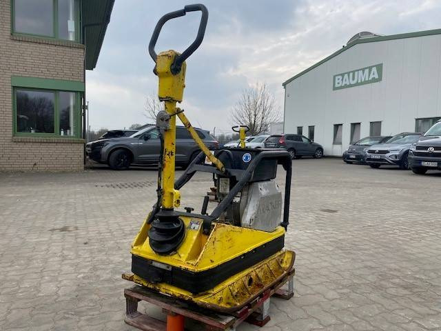 Wacker DPU 3345 F (12005327) - Lapvibrátor: 1 kép. Wacker DPU 3345 F (12005327) - Lapvibrátor: 1 kép.