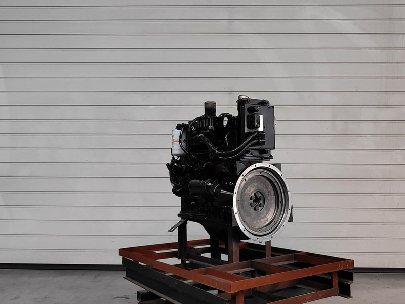 Cummins QSB3.3 RECONDITIONED - Építőipari gépek: 4 kép. Cummins QSB3.3 RECONDITIONED - Építőipari gépek: 4 kép.