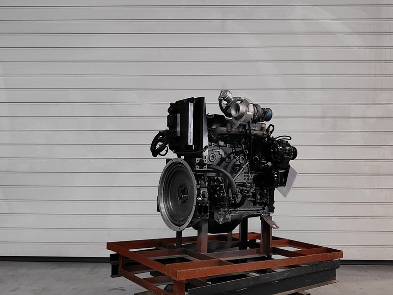 Cummins QSB3.3 RECONDITIONED - Építőipari gépek: 3 kép. Cummins QSB3.3 RECONDITIONED - Építőipari gépek: 3 kép.