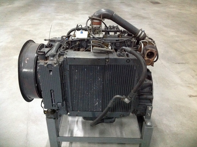 Deutz BF4M1013 GAS USED - Építőipari gépek: 2 kép. Deutz BF4M1013 GAS USED - Építőipari gépek: 2 kép.