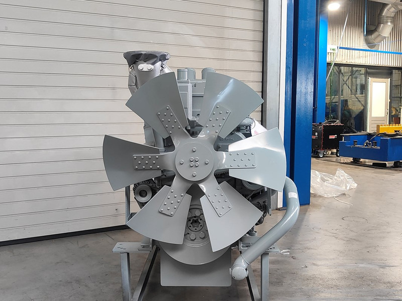 Mitsubishi S6R-PTA NEW - Építőipari gépek: 5 kép. Mitsubishi S6R-PTA NEW - Építőipari gépek: 5 kép.