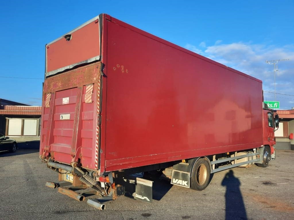 Mercedes-Benz Actros 1832 - Dobozos felépítményű teherautó: 3 kép. Mercedes-Benz Actros 1832 - Dobozos felépítményű teherautó: 3 kép.