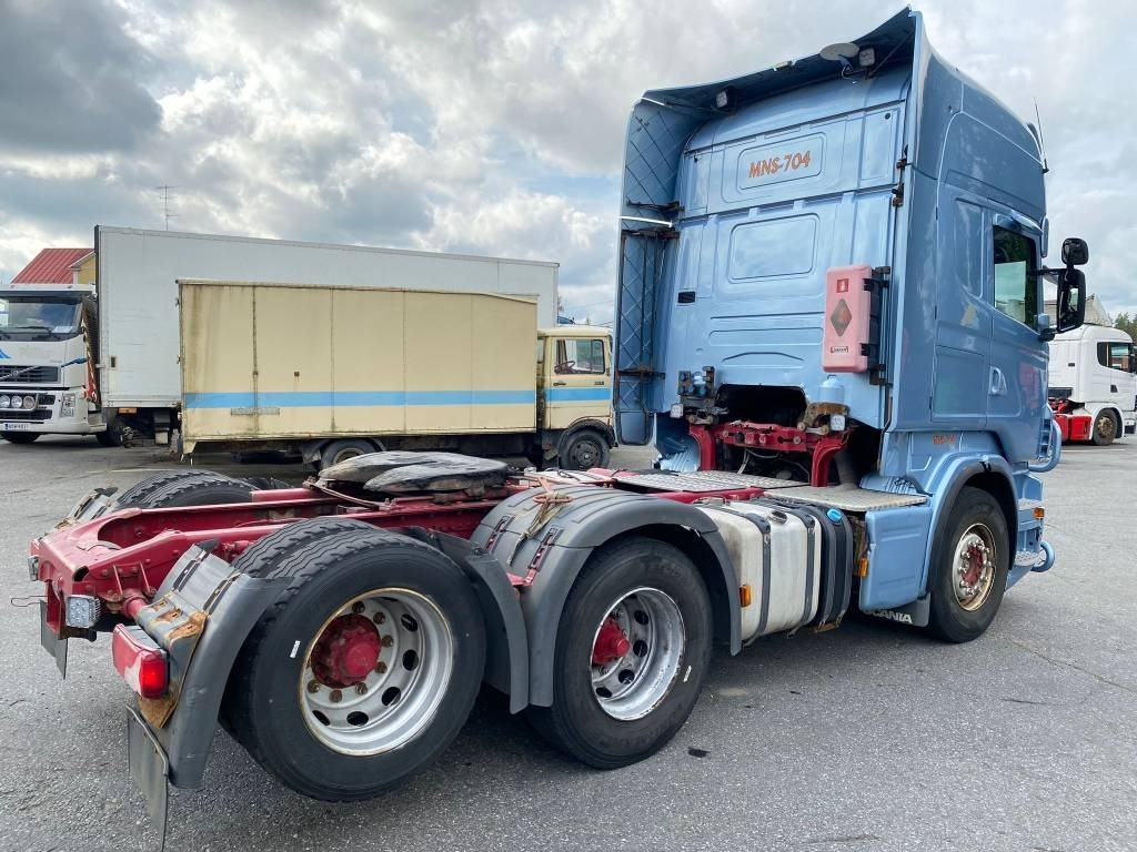 Scania R 560  - Nyergesvontató: 4 kép. Scania R 560  - Nyergesvontató: 4 kép.