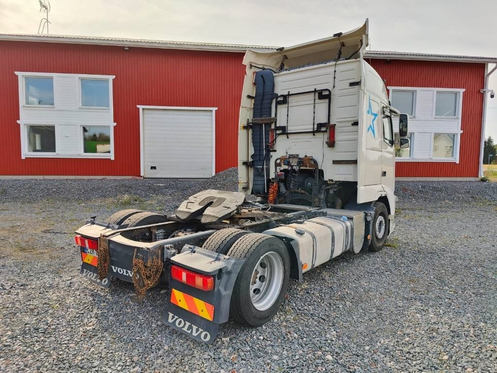 Volvo FH 13  - Nyergesvontató: 4 kép. Volvo FH 13  - Nyergesvontató: 4 kép.