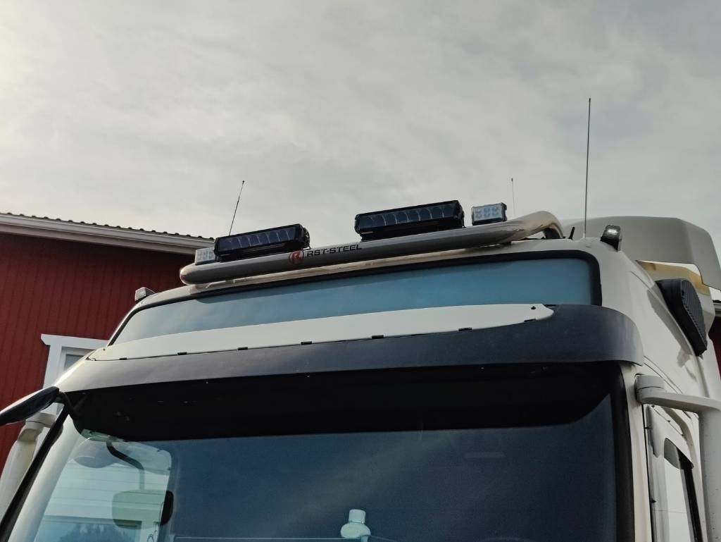 Volvo FH 13  - Nyergesvontató: 5 kép. Volvo FH 13  - Nyergesvontató: 5 kép.