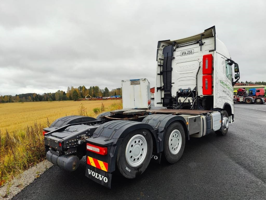 Volvo FH 460 LNG  - Nyergesvontató: 5 kép. Volvo FH 460 LNG  - Nyergesvontató: 5 kép.