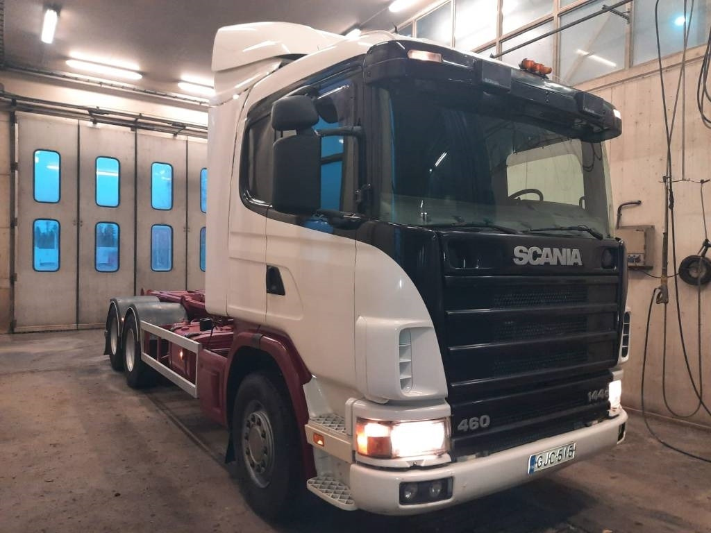 Scania R 144 - Horgos rakodó teherautó: 2 kép. Scania R 144 - Horgos rakodó teherautó: 2 kép.