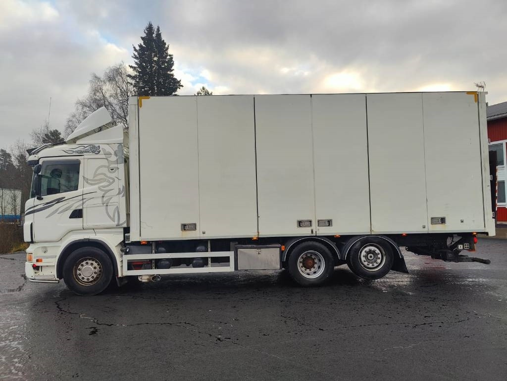 Scania R 500 - Dobozos felépítményű teherautó: 5 kép. Scania R 500 - Dobozos felépítményű teherautó: 5 kép.