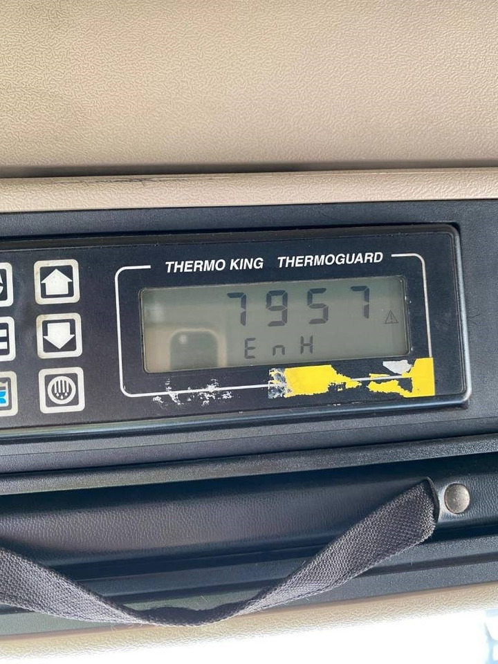 Dobozos felépítményű teherautó Scania R 500: 17 kép.